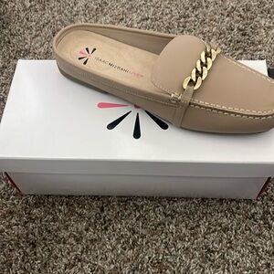 Isaac Mizrahi Live! Leather Slip-on Mules w/ Chain Detail size 9 Cappuccino